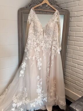 Allure Bridals Lace Wedding Dress